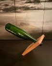 Balanserende flaskeholder i eik (Wine improves) thumbnail